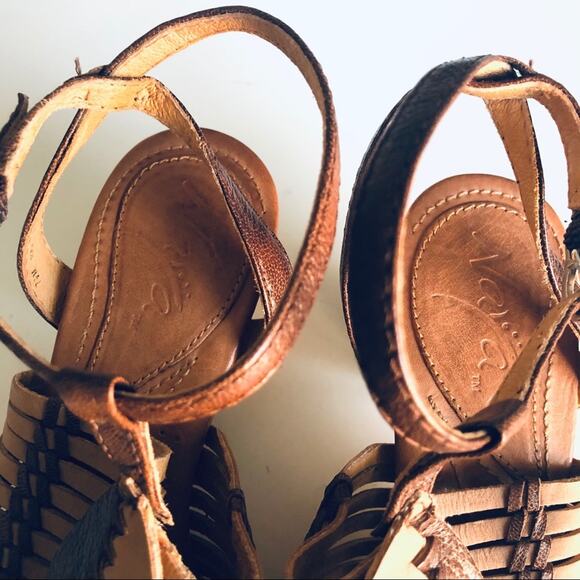 Naya 'Nova' Women's 7.5 Strappy Comfort Leather Sandal Tan High Quality - Picture 3 of 9